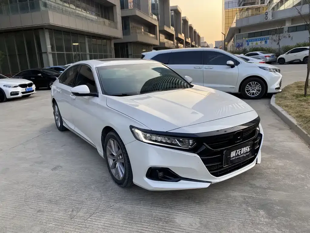 Honda Accord — фото 6
