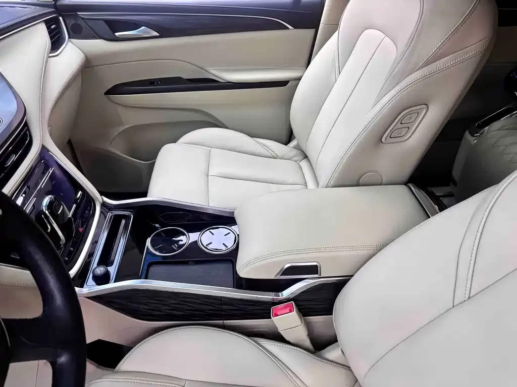 Buick GL8 2023 из CN, фото 5