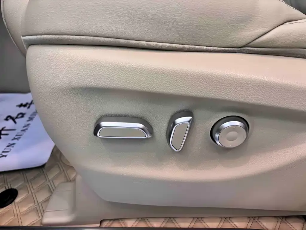 Buick GL8 2023 из CN, фото 3