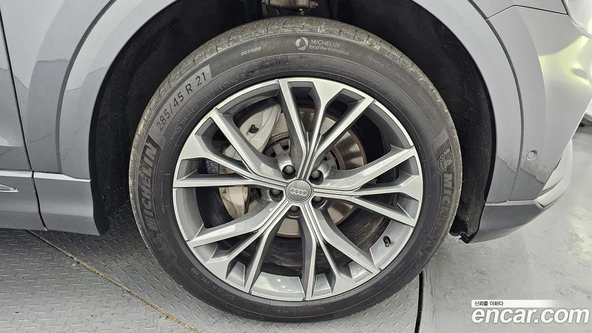 Audi Q8 2021 из KR, фото 4