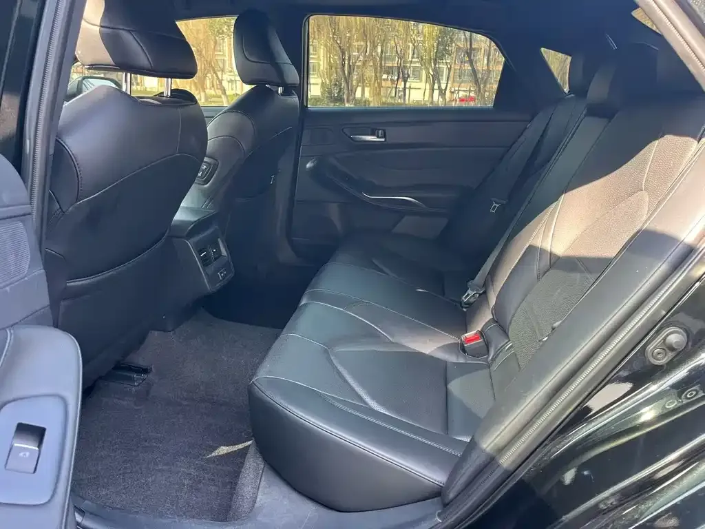 Toyota Avalon 2023 из CN, фото 2