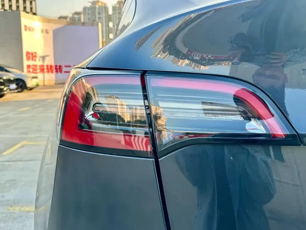Tesla Model Y — фото 3