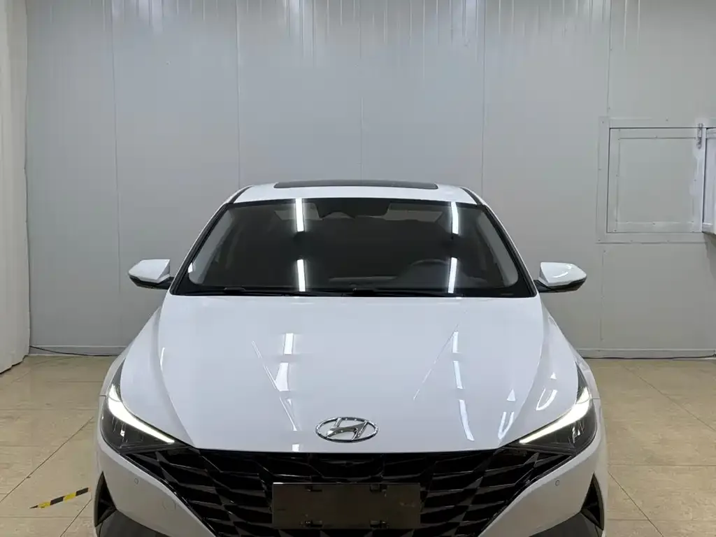Hyundai Elantra — фото 6