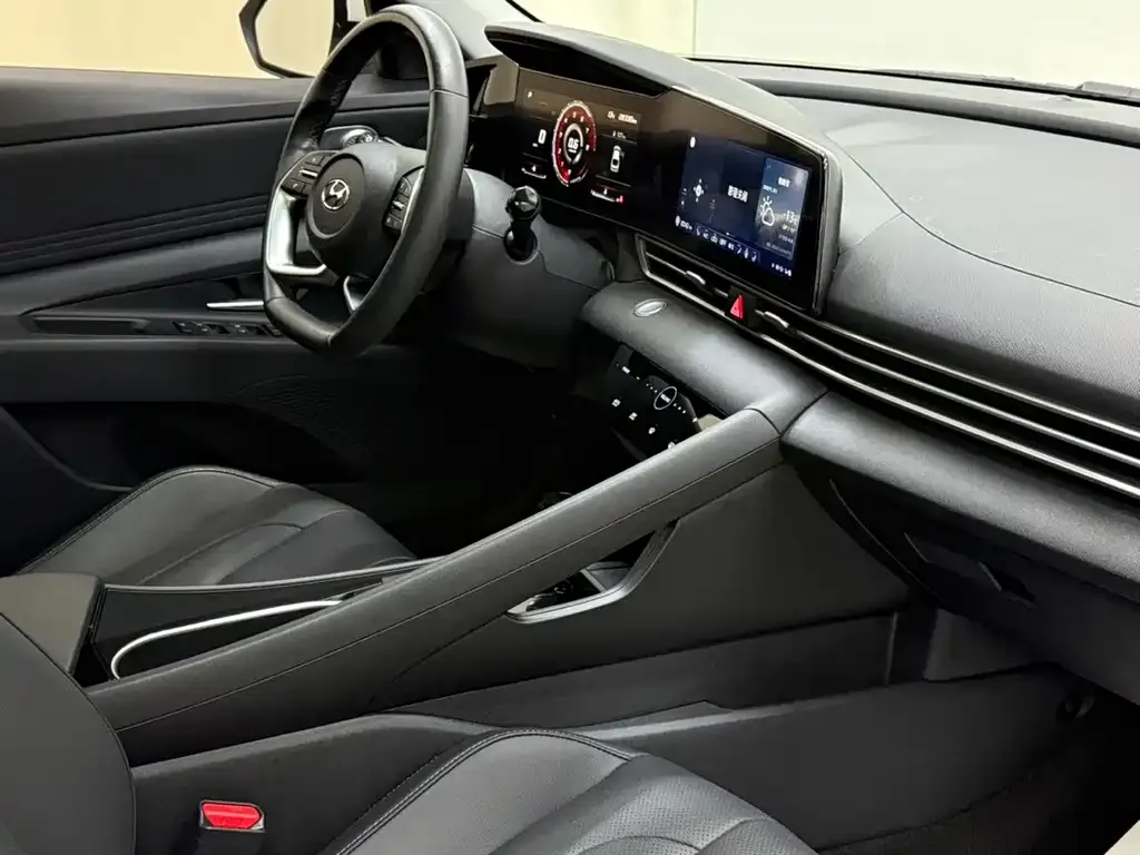 Hyundai Elantra — фото 9