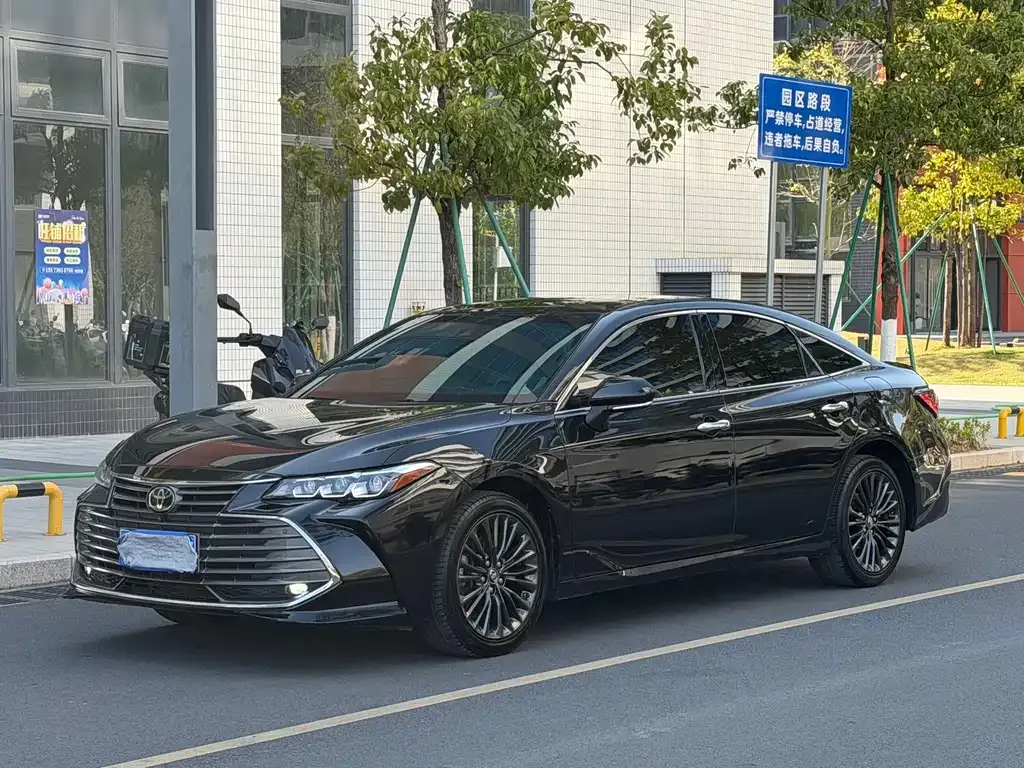 Toyota Avalon 2021 из CN, фото 1