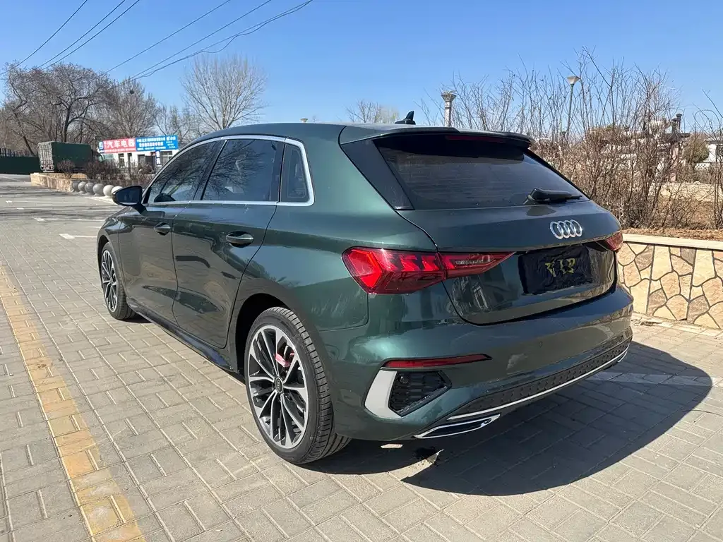 Audi A3 2023 из CN, фото 2