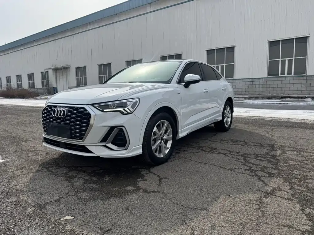 Audi Q3 Sportback 2023 из CN, фото 1