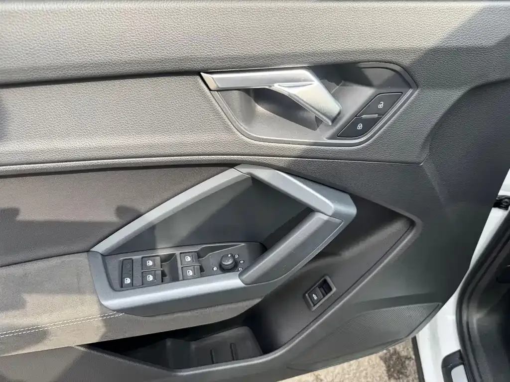 Audi Q3 Sportback 2023 из CN, фото 5