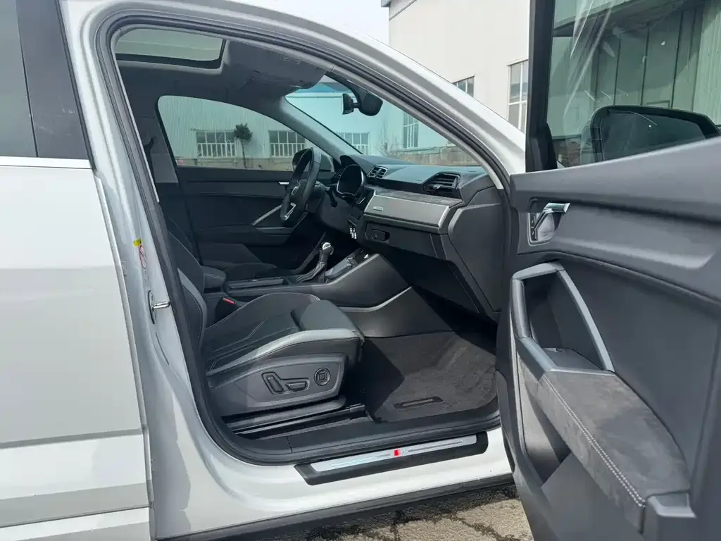 Audi Q3 Sportback 2023 из CN, фото 2