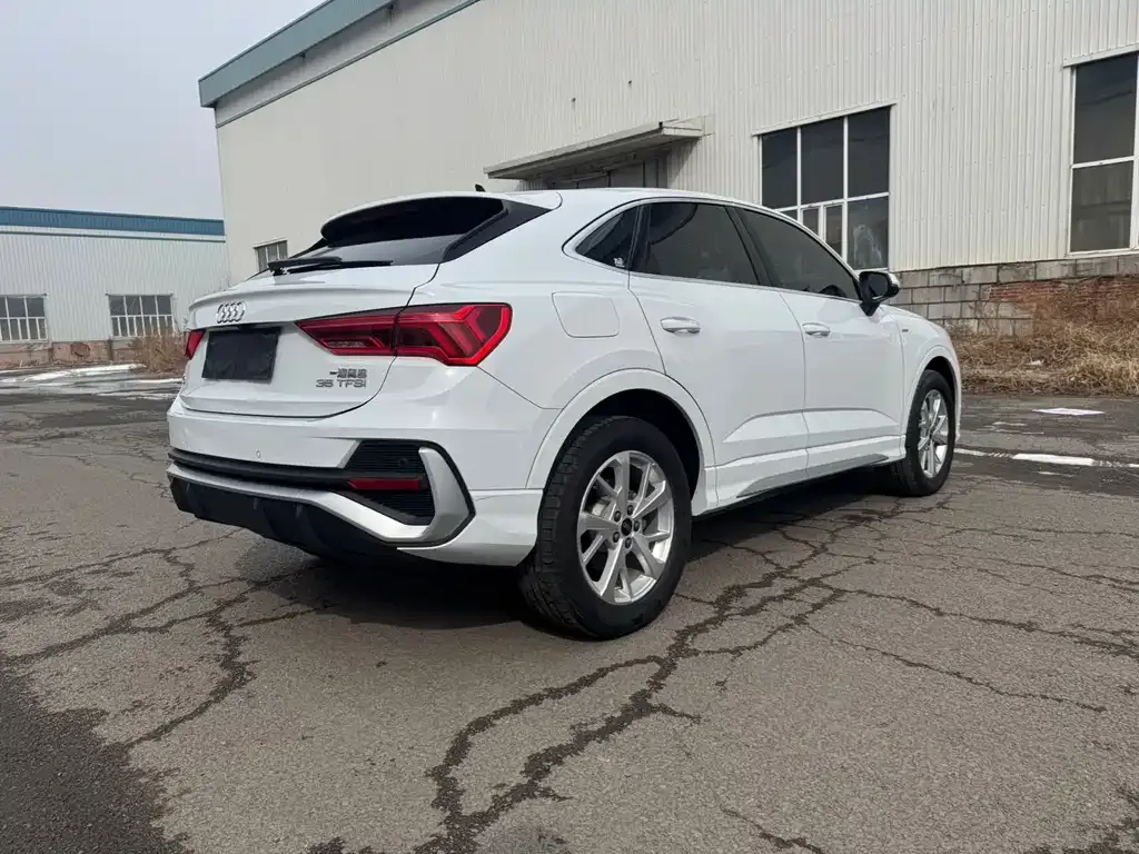 Audi Q3 Sportback 2023 из CN, фото 10