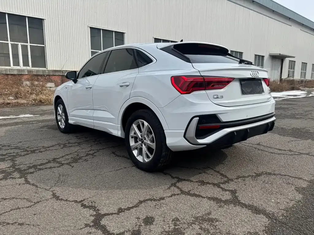 Audi Q3 Sportback 2023 из CN, фото 8