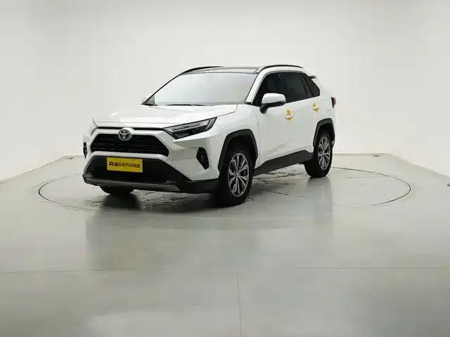 Toyota RAV4 — фото 1