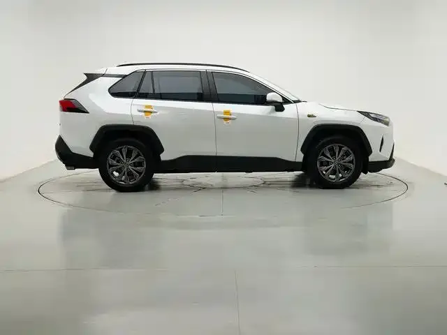Toyota RAV4 — фото 9