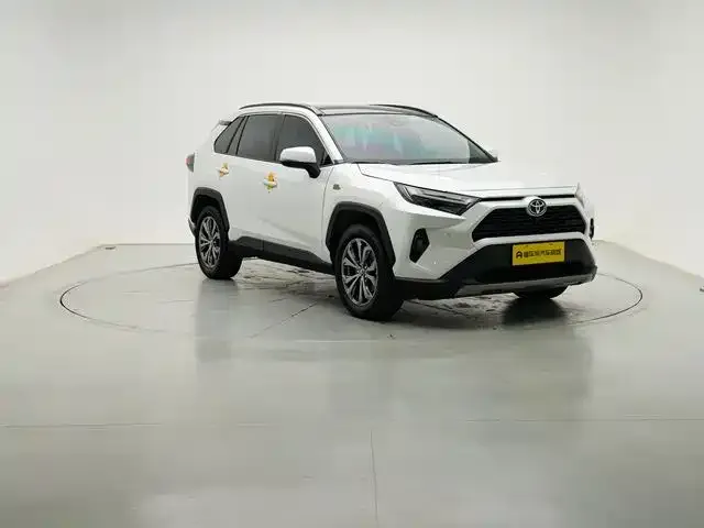 Toyota RAV4 — фото 7