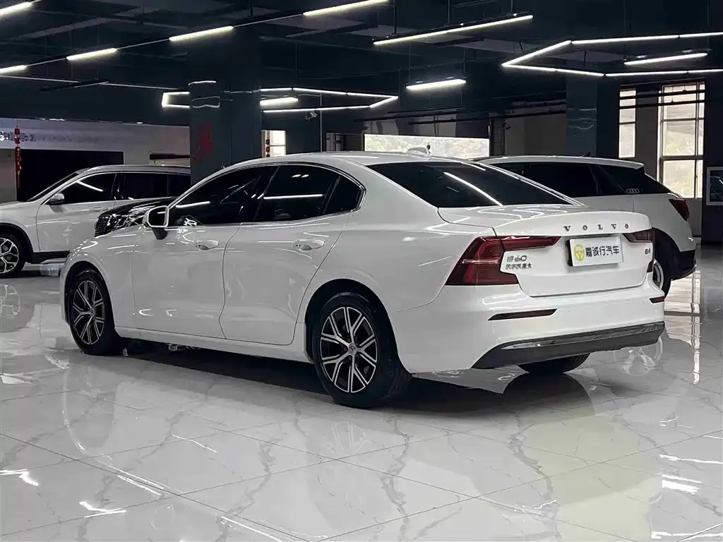 Volvo S60 2023 из CN, фото 6