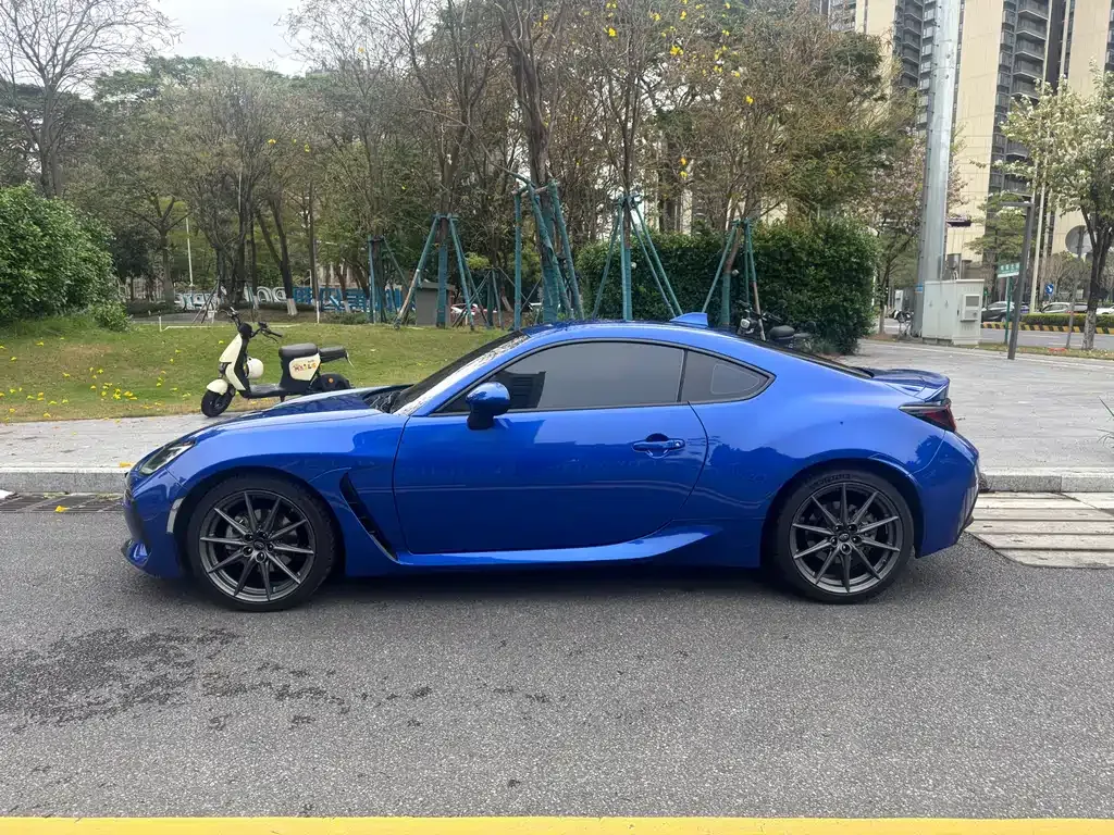 Subaru BRZ 2022 из CN, фото 8