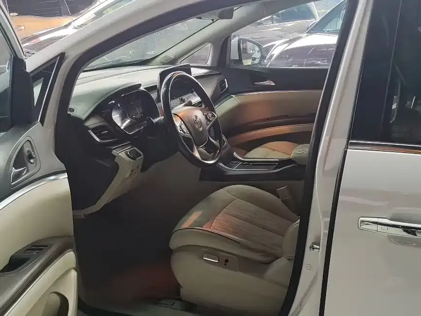 Buick GL8 2022 из CN, фото 2