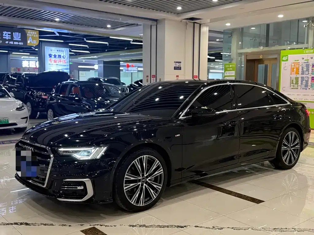 Audi A6L — фото 1