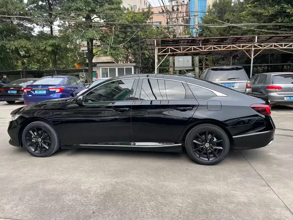 Honda Accord — фото 6