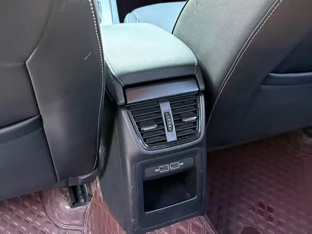 Skoda Octavia — фото 2