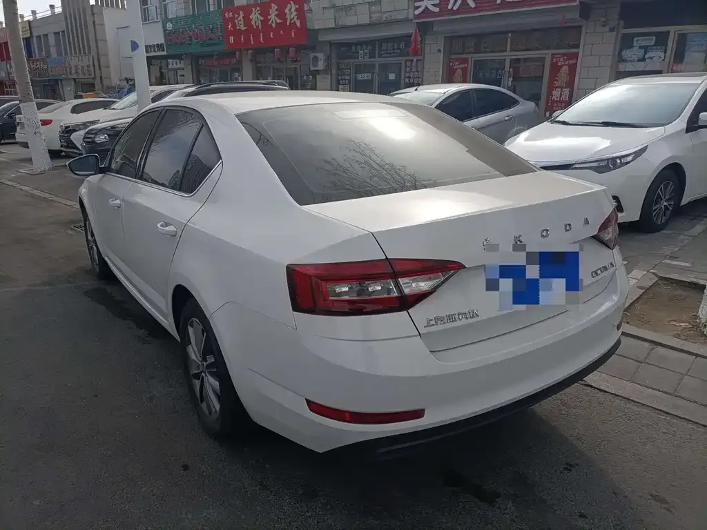Skoda Octavia — фото 5