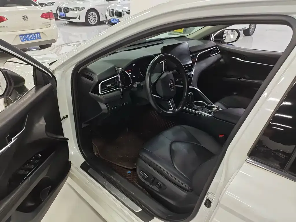 Toyota Camry 2022 из CN, фото 2