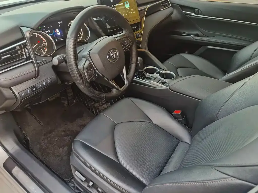 Toyota Camry 2023 из CN, фото 7