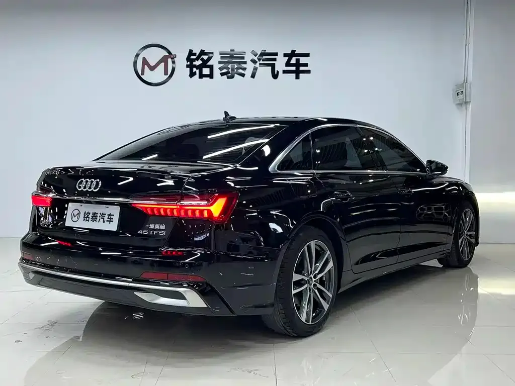 Audi A6L — фото 7