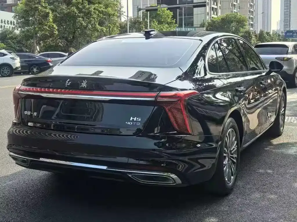 Hongqi H5 — фото 4