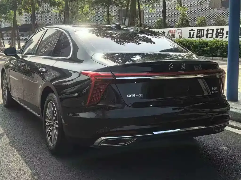 Hongqi H5 — фото 2