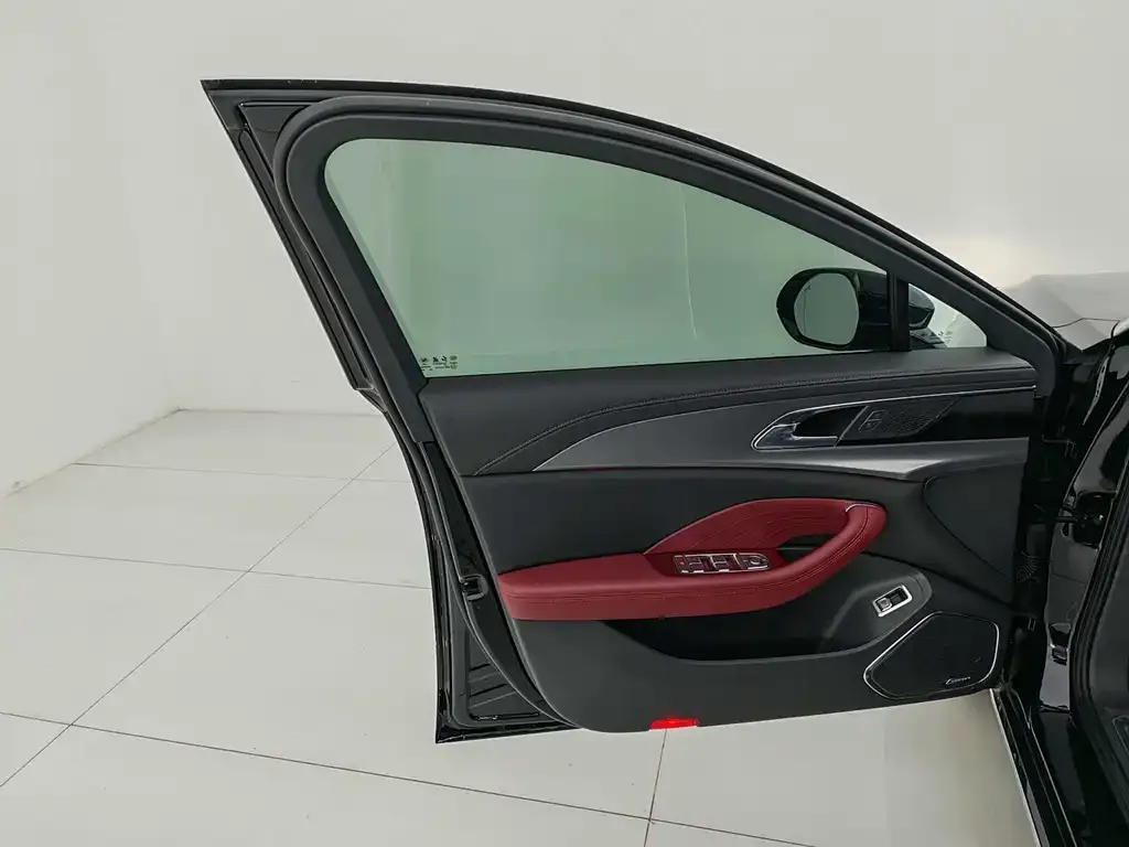 Hongqi H5 2024 из CN, фото 10
