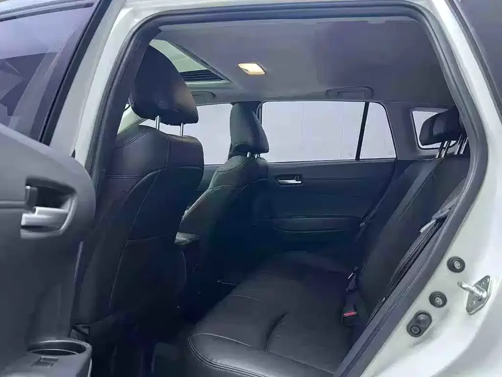 Toyota Corolla Cross 2022 из CN, фото 9