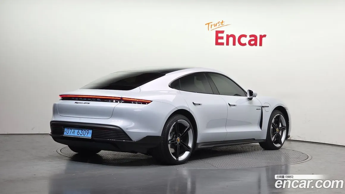Porsche Taycan 2024 из KR, фото 2