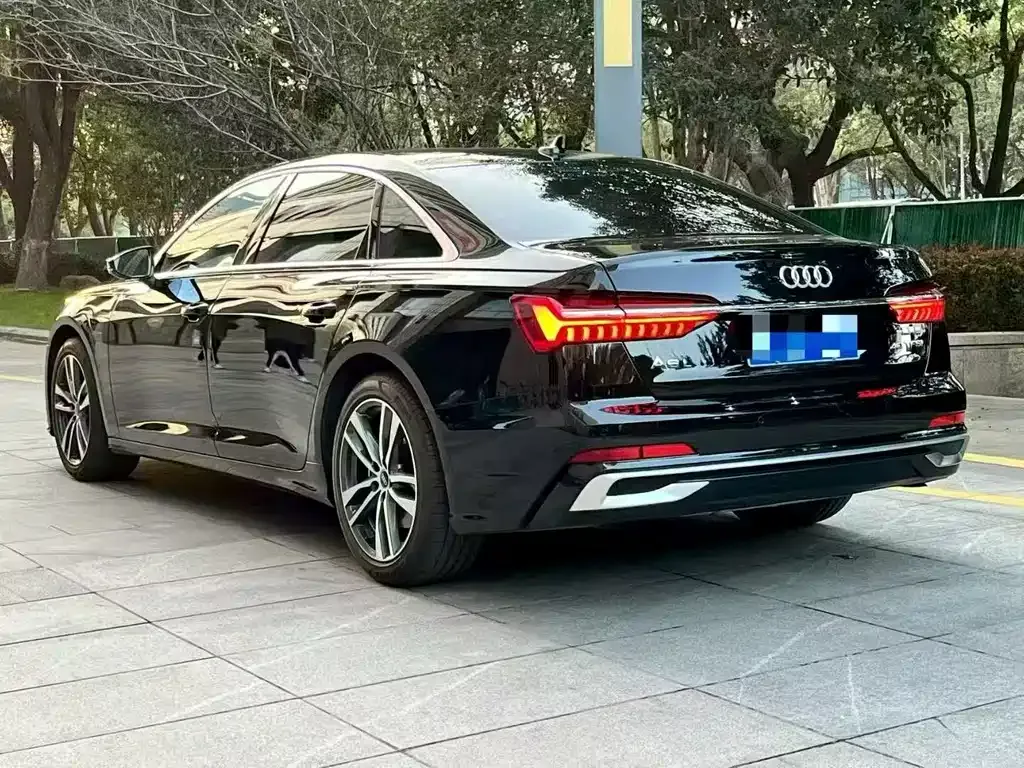 Audi A6L — фото 10