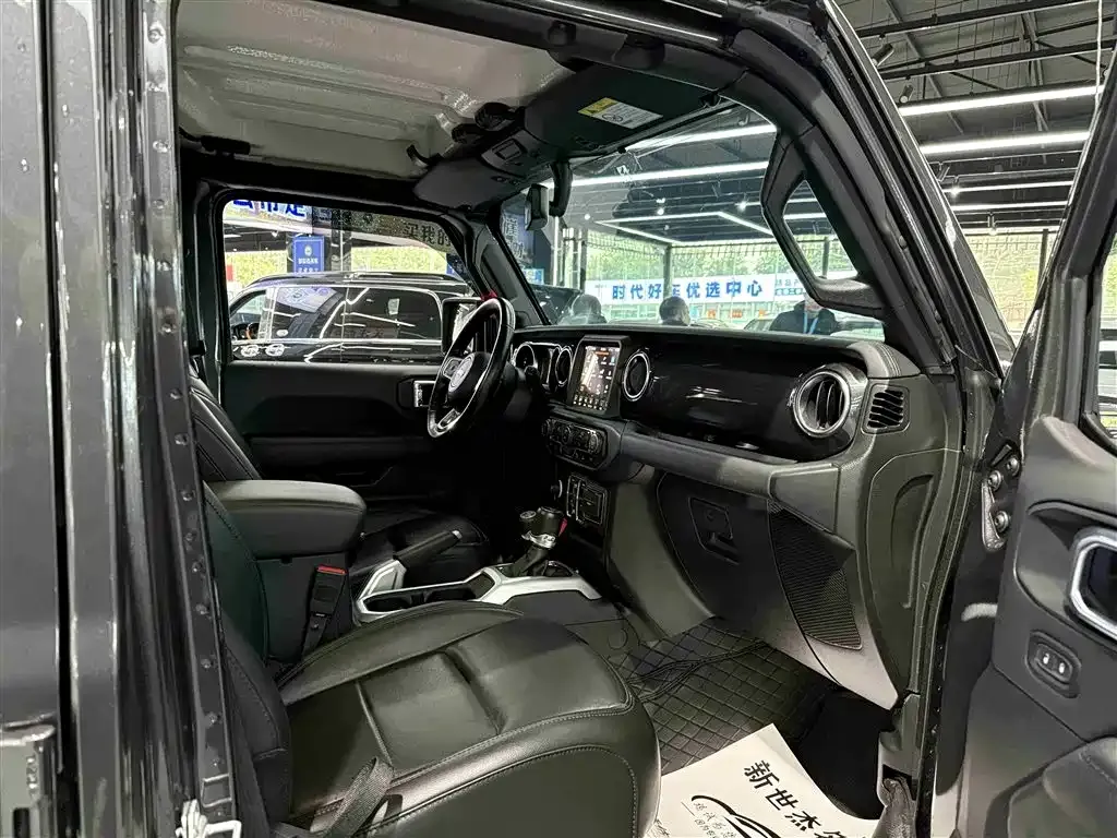 Jeep Wrangler 2021 из CN, фото 10