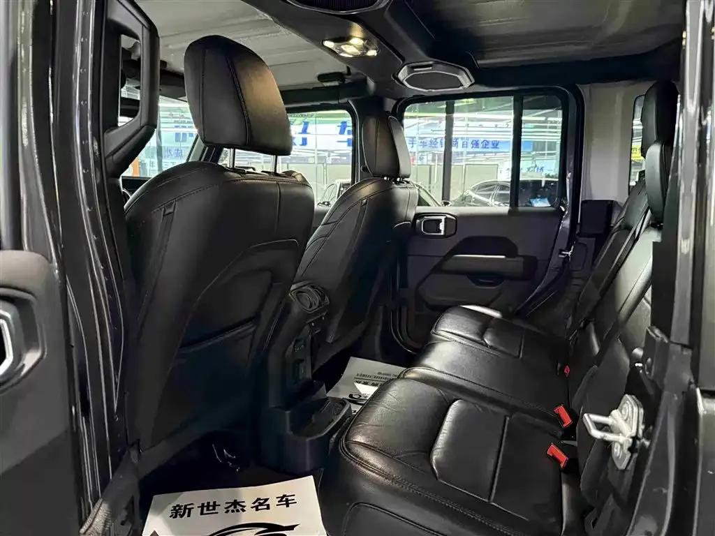 Jeep Wrangler 2021 из CN, фото 2