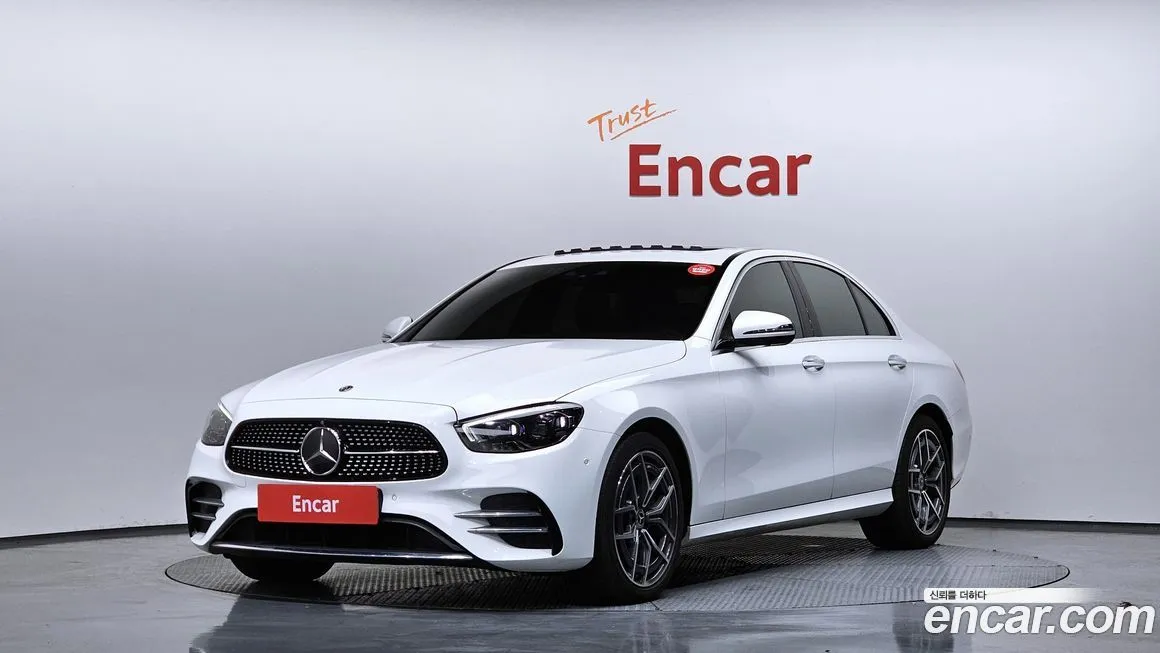 Mercedes-Benz E-Class — фото 1