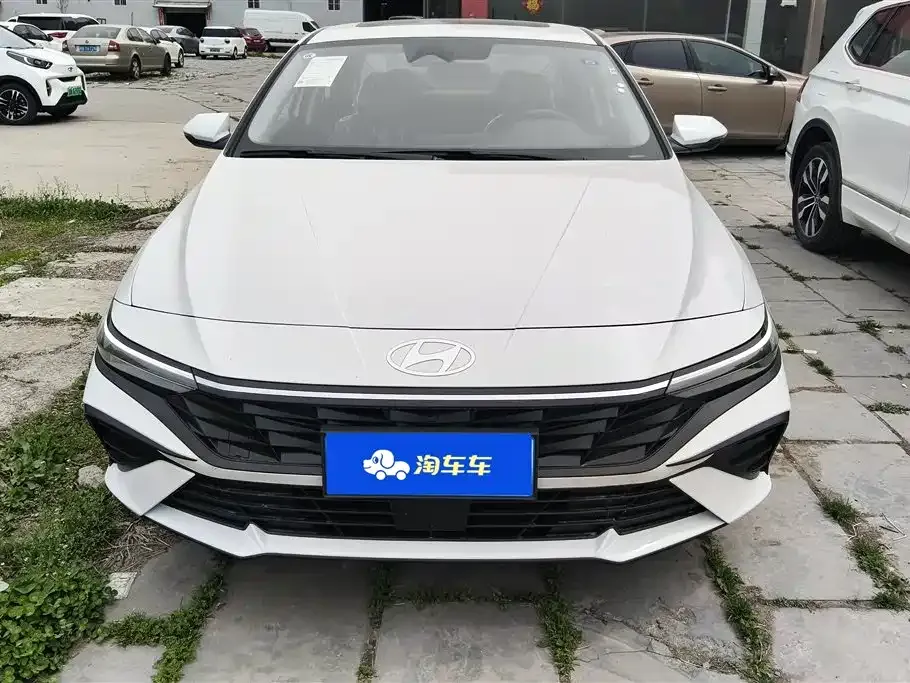 Hyundai Elantra — фото 2