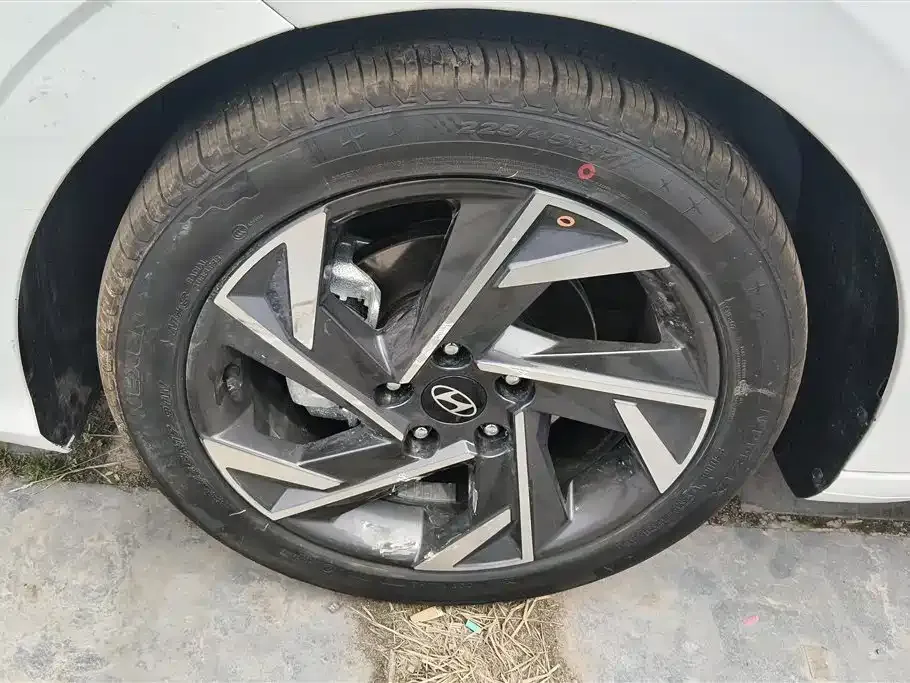 Hyundai Elantra — фото 4