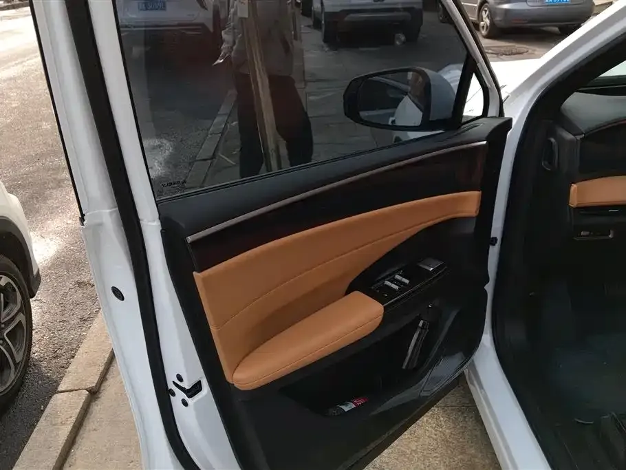 Geely Galaxy L7 — фото 4