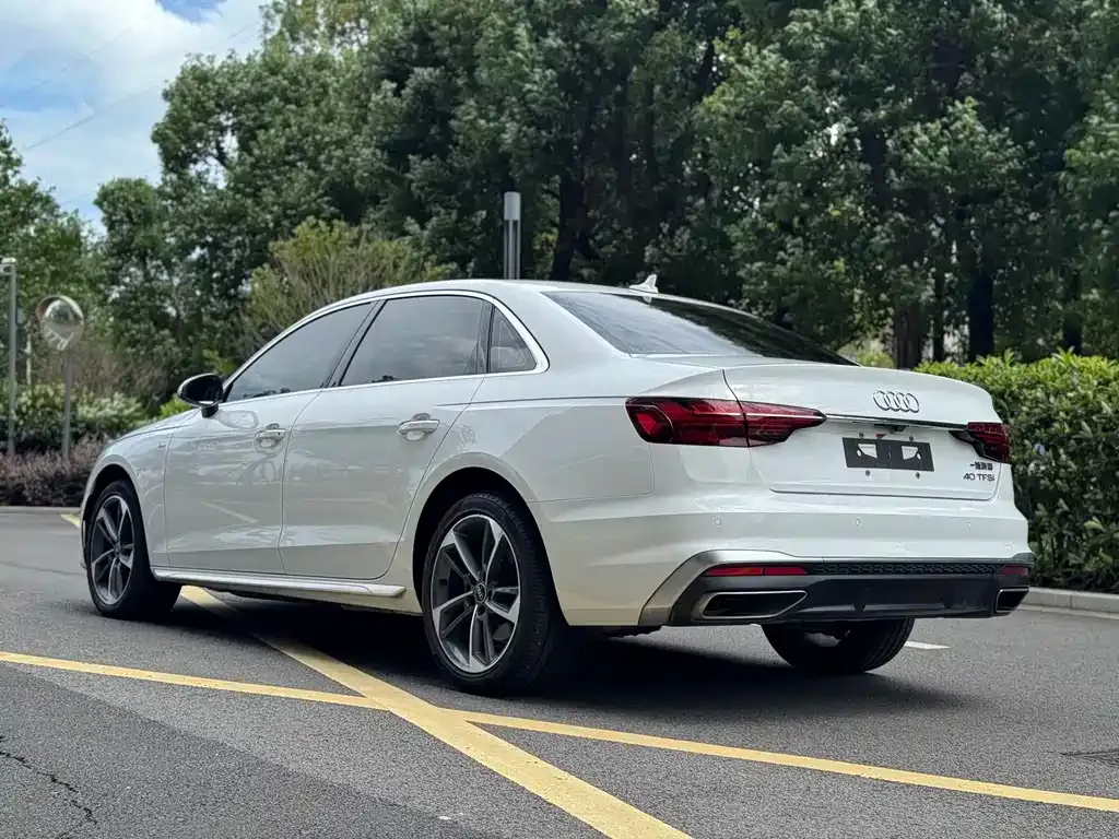 Audi A4L — фото 6