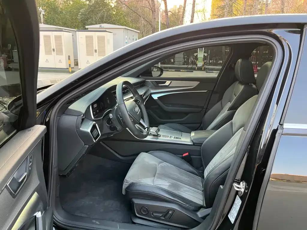 Audi A6L 2022 из CN, фото 6