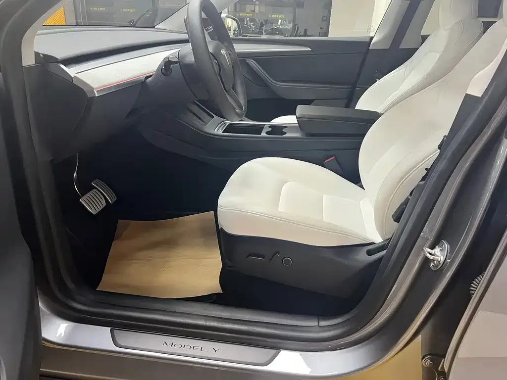 Tesla Model Y 2024 из CN, фото 7