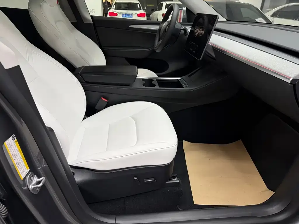 Tesla Model Y 2024 из CN, фото 8