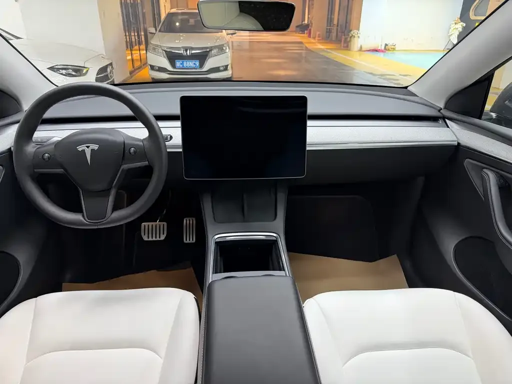 Tesla Model Y 2024 из CN, фото 2