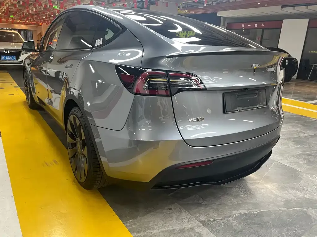 Tesla Model Y 2024 из CN, фото 5