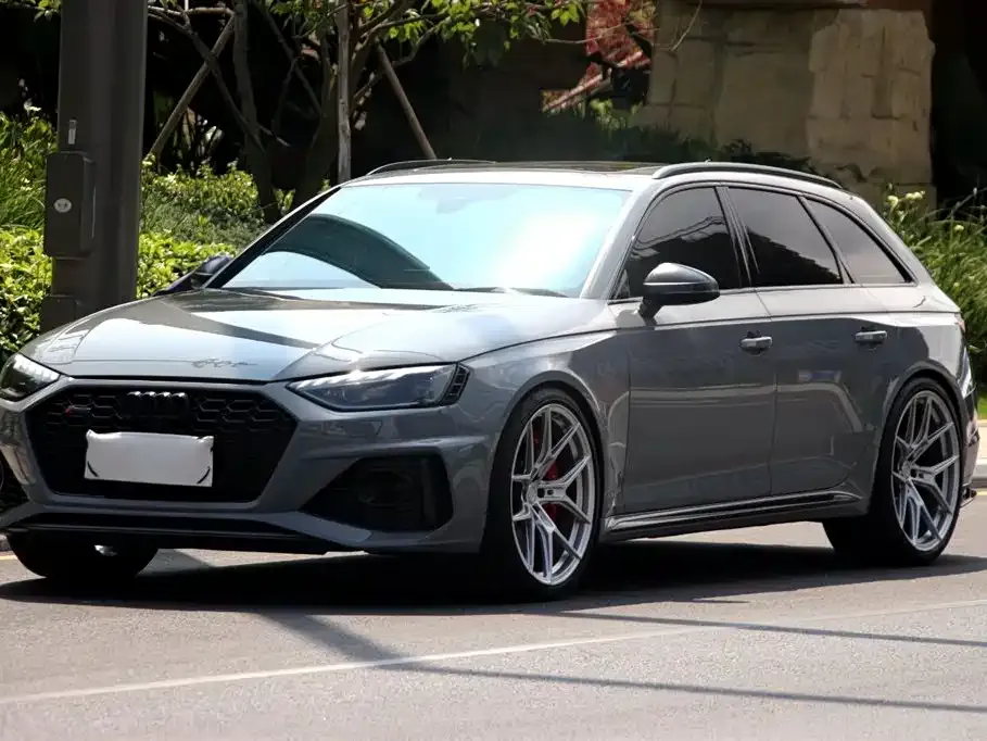 Audi RS 4 2023 из CN, фото 1