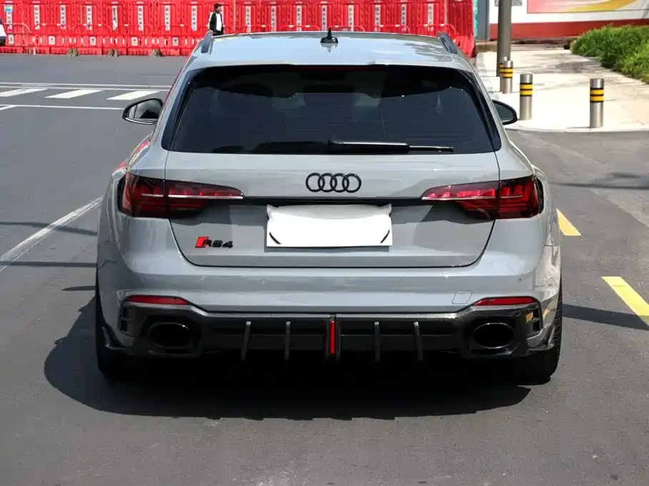 Audi RS 4 2023 из CN, фото 4