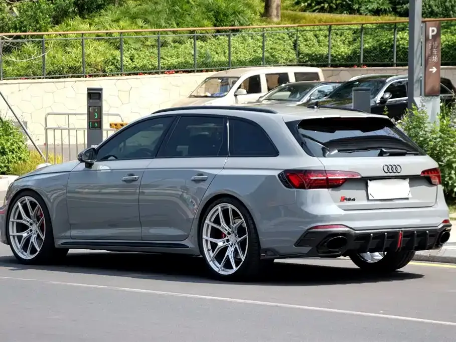 Audi RS 4 2023 из CN, фото 6
