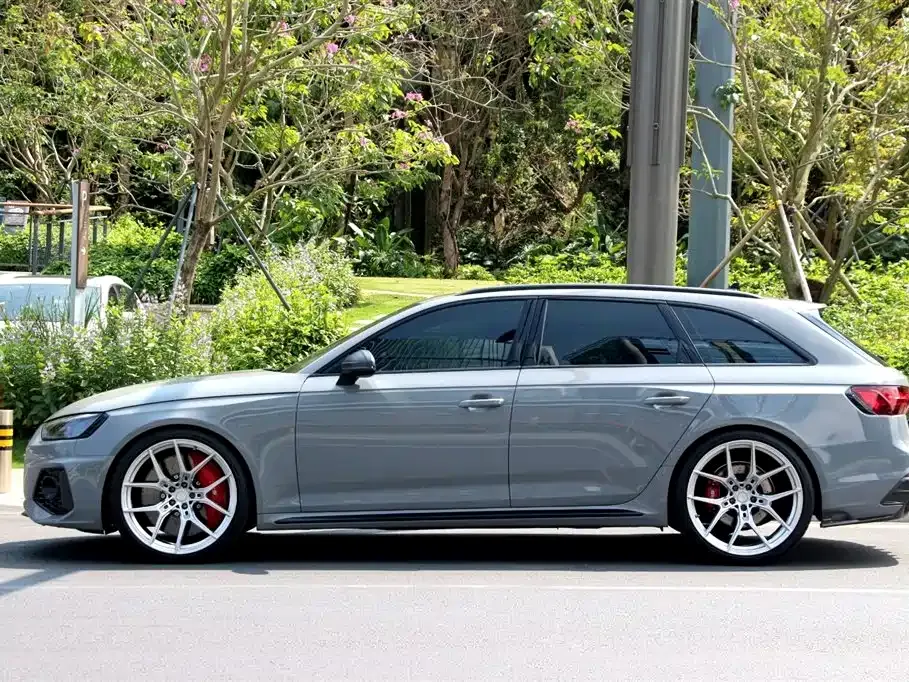 Audi RS 4 2023 из CN, фото 10